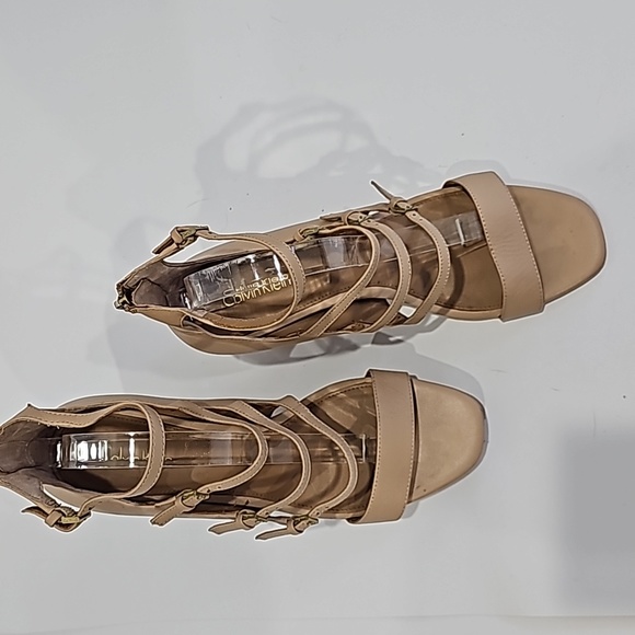 Calvin Klein Caz Cow Silk Sandstorm Beige Leather Open Toe Strappy Sandal Size 9 - Picture 3 of 12